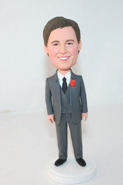 Custom bobbleheads for officiant