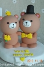 Wedding cake toppers bears bride groom